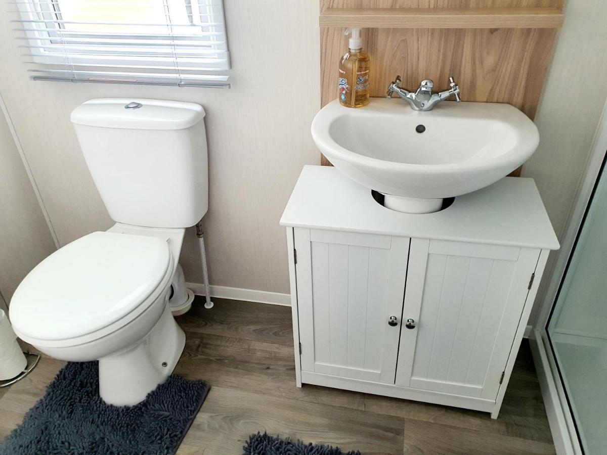 Premium Accommodation With Luxury Hot-Tub And Decking Area, Near Fantasy Island 잉골드멜스 외부 사진