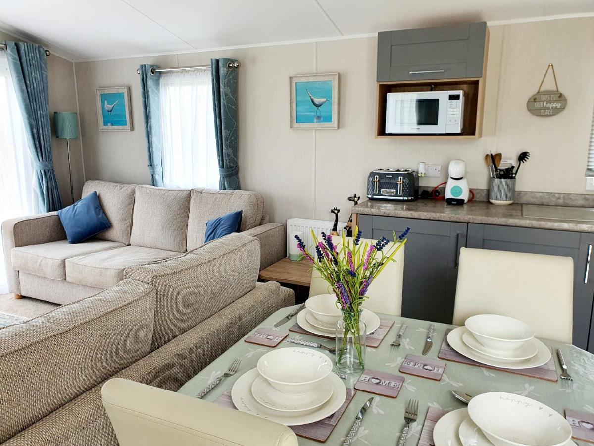 Premium Accommodation With Luxury Hot-Tub And Decking Area, Near Fantasy Island 잉골드멜스 외부 사진